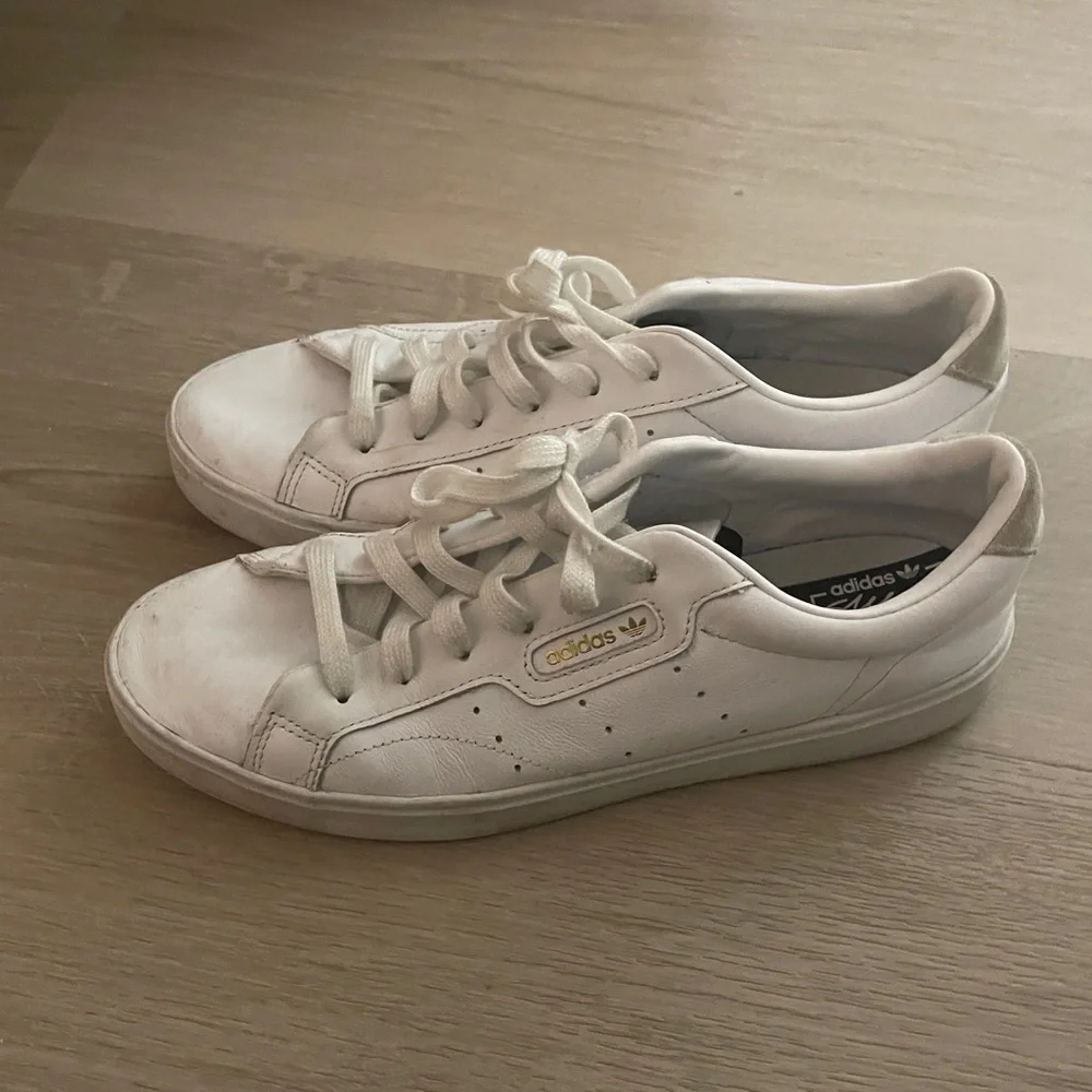 Adidas Skeek 72 Triple White Women Sneakers Sz 9 - Picture 4 of 9